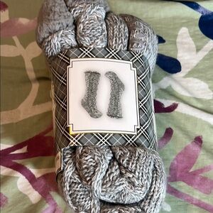 Cozy Gray Knit Socks Infused